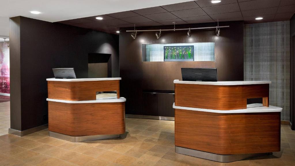 Courtyard by Marriott Pittsburgh Airport Main image 2